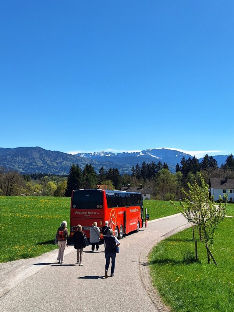 BuKu-Themenfahrt 2026_roter-Bus